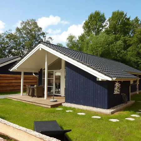 Strandhaus Am Plonersee 度假居 *