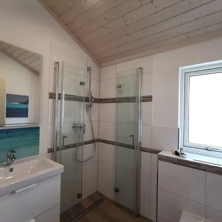Strandhaus Am Plonersee 度假居